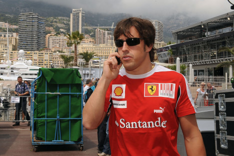 Alonso må ringe efter hjælp så hans racer er klar til kvalifikationen